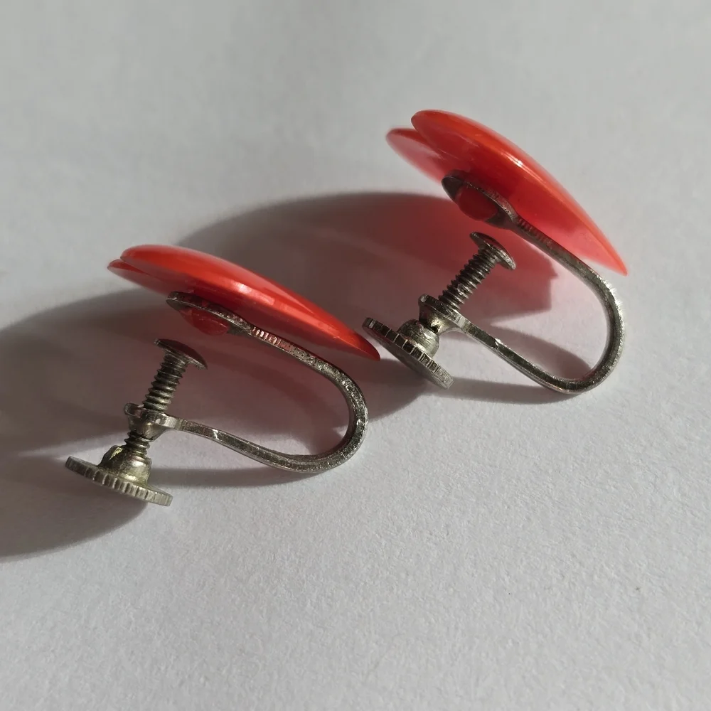 Vintage red heart earrings screwback silver tone valentine's day love retro